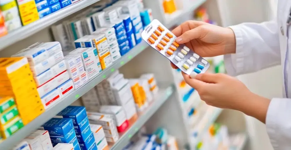 Farmacja praca po studiach: jakie są najlepsze możliwości kariery?