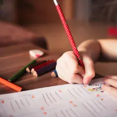 Kiedy nauczanie indywidualne w domu? Sprawdź, jak to działa i kiedy zacząć