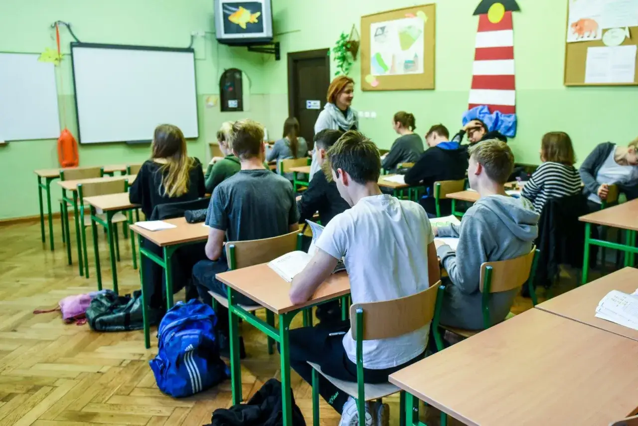 Zdjęcie Ile godzin biologii rozszerzonej w liceum? Sprawdź różnice w programie
